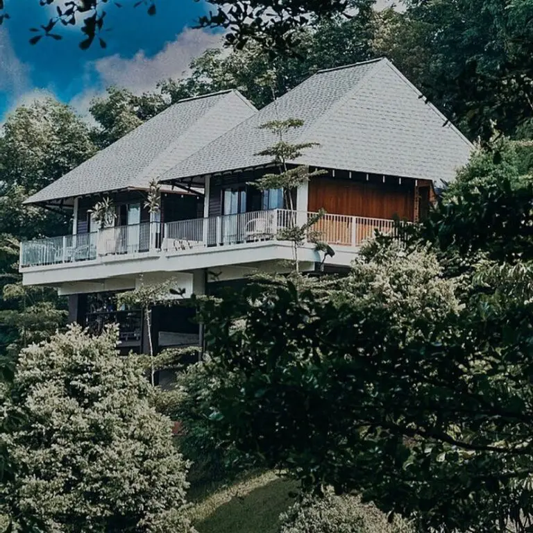 Woodhouse Retreat KKB: Villa Privasi Berkonsepkan Nature
