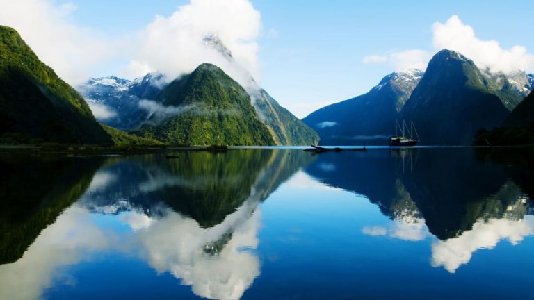 15 Tempat Menarik Di New Zealand Yang Pasti Buatkan Anda Terpukau