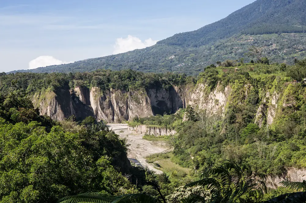 tempat menarik di bukit tinggi indonesia
