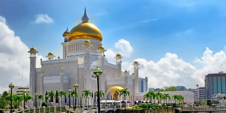 20 Tempat Menarik Di Brunei. Bangunan Megah Mercu Tanda Kekayaan