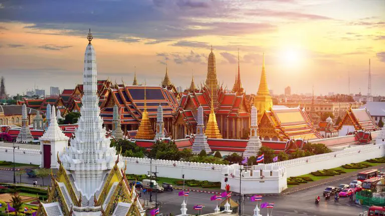 20 Tempat Menarik di Thailand Wajib Anda Terjah. Yindee Tunrab Tuktan Krab!