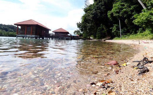 tempat menarik di pulau aman