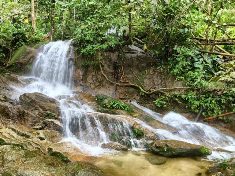10 Air Terjun Di Selangor Paling Menarik